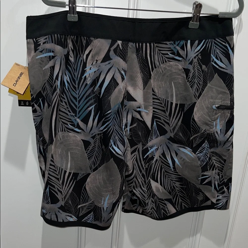 Dakine Men's Tropical Leaf Pattern Swim Shorts 38